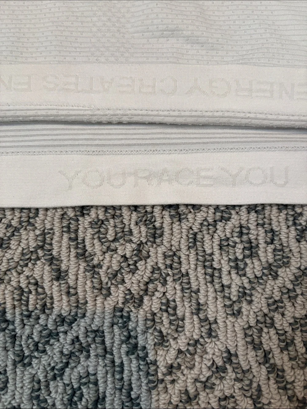 lululemon athletica White Swiftly Size 6 Racerback Seamless Tank